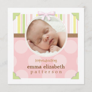 Anúncio adorável do nascimento do bebé do quadro