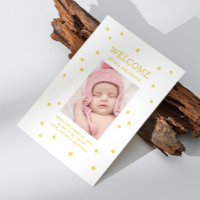 Amarelo floral Novo parto. Flores brancas recém-na