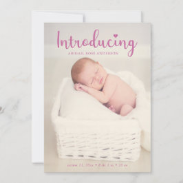 Anúncio Apresentando Letra Mão de Bebê Rosa Elegante