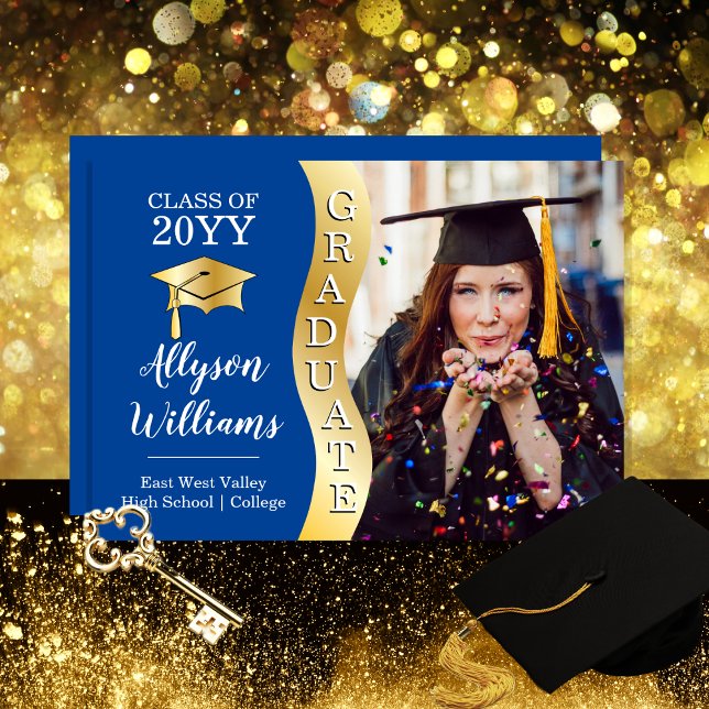 Anúncio Azul profundo | Foto do Boné Formando de onda do F (Elegant Deep Blue and Gold Tone Graduate Wave Grad Cap Photo Announcement for Print and/or Download)