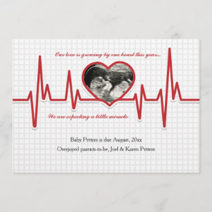 Anúncio batendo da gravidez da foto do coração
