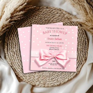 Anúncio Bebê Menina com Laço Rosa e Quadrado de Bolinhas