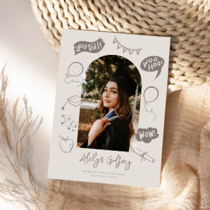 Anúncio Beige de Areia Moderna para Formatação de Portas F