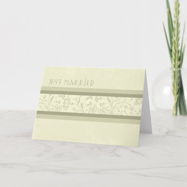Anúncio Beige Floral Just Married Announcement Card (Frente)