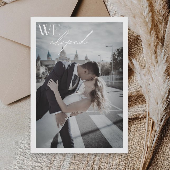 Anúncio Casamento com QR Code de Fuga Minimalista (Criador carregado)