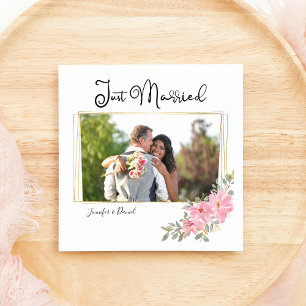 Anúncio Casamento Floral Rosa Bege Luxuriante Aquarela