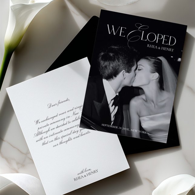 Anúncio Casamento Moderno em Preto e Branco com Fuga Român (Modern Black & White We Eloped Wedding Announcement)