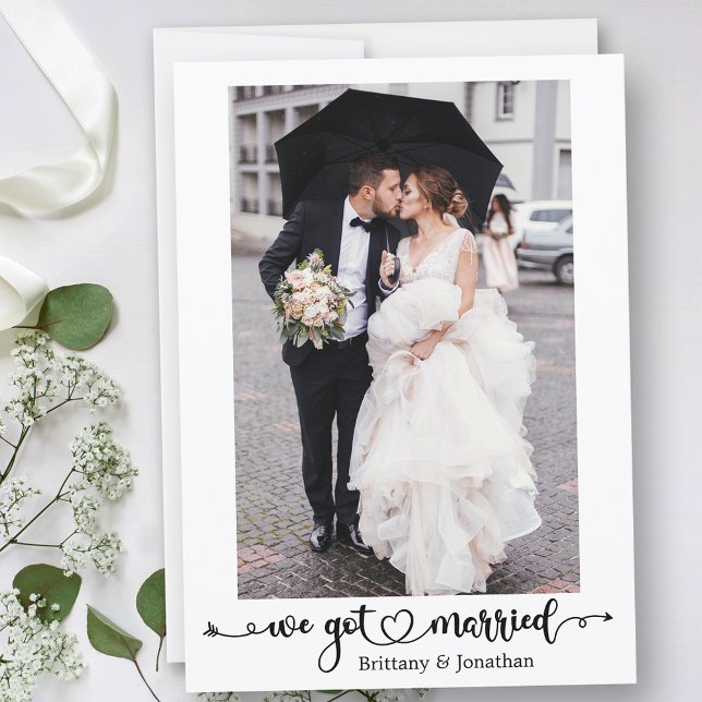 Anúncio Casamos com Calliografia Foto de Coração (Customize to change your personalized text size, text style or to add text to back of card.)