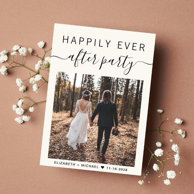 Anúncio Código QR da Festa do Felizes para Sempre das Foto (An chic Happily Ever After Party Invitation to set the tone for an unforgettable event)