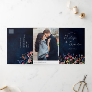 Anúncio Com Dobra Tripla Casamento de Marinhos Florais Boho, País Russo de