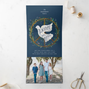 Anúncio Com Dobra Tripla Peace on Earth Lettering Dove on Peace Sinal Wreat