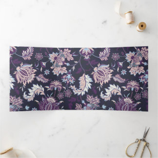 Anúncio Com Dobra Tripla Púrpura Fundo Grande Padrão Floral Invisível