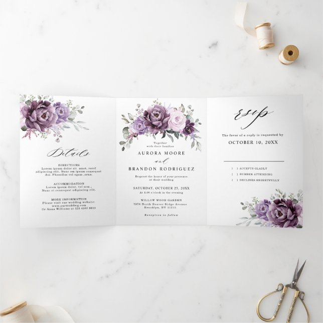 Anúncio Com Dobra Tripla Tons de Flores de Púrpura Empoeirada Casamento Flo (Dentro)