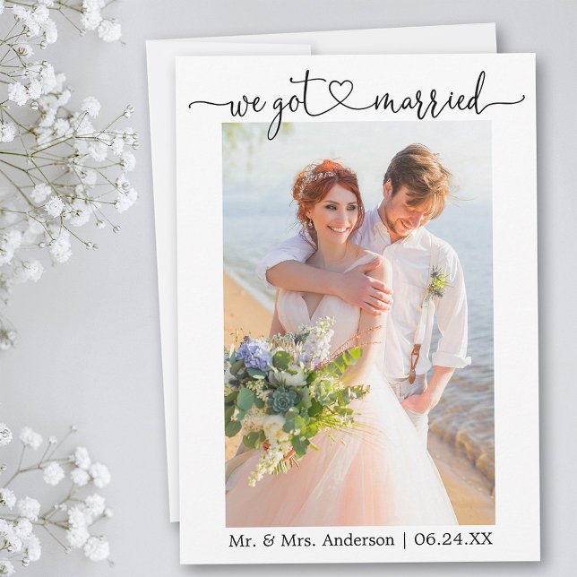 Anúncio Coração Da Caligrafia Nos Casamos (Customize to add text or more photos to back of card.)