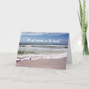 Anúncio Crashing Waves on the Sandy Beach