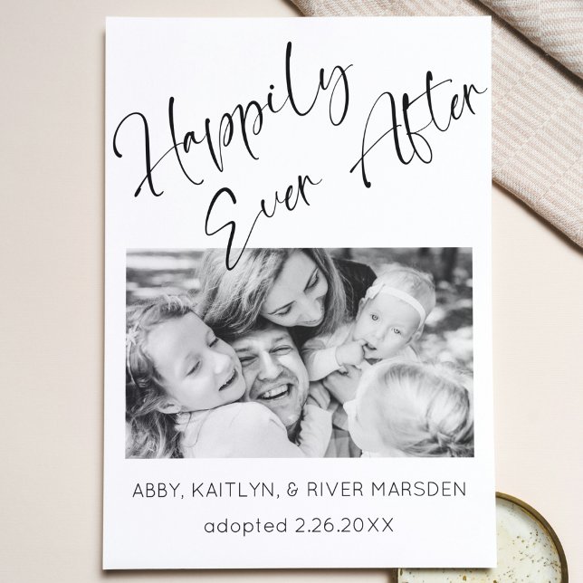 Anúncio de adoção de fotos "Feliz para Sempre" ("happily ever after" black and white script photo adoption announcement card elegant simple modern)