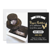 Anúncio de Bebê no Ano Novo com Rolhas Estourando