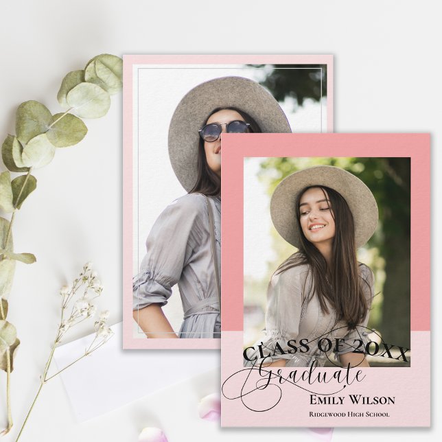 Anúncio de Conclusão de Curso de 20XX com Foto Mod (Class of 20XX Photo Graduation Announcement Card | Elegant Script Modern Design)