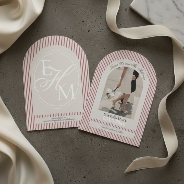 Anúncio de Data de Casamento com Foto e Listra Ver (Old Money Script Red Stripe Photo Save the Date Invitation)