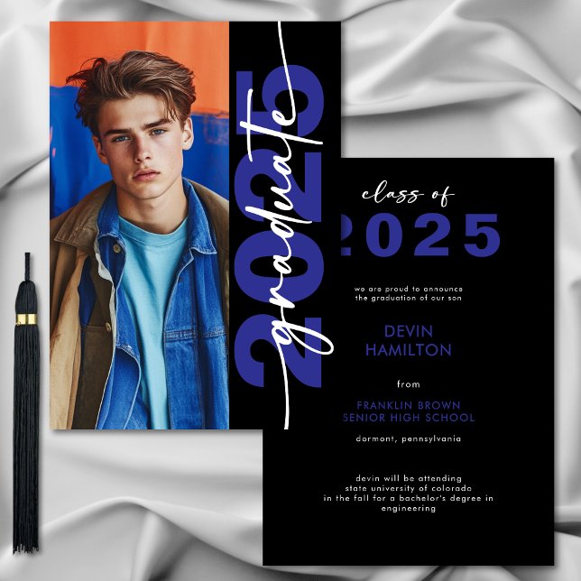 Anúncio de Formando de Tipografia Azul Moderno (Modern Bold Blue Typography Grad Announcement)