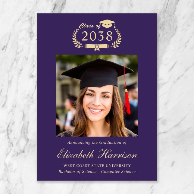 Anúncio de Formatura Classic Crest Roxo Dourado (Classic Crest Purple Gold Photo College Graduation Announcement)