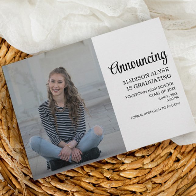 Anúncio de Formatura com Foto Personalizada (Graduation photo announcement/save the date card)