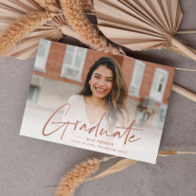 Anúncio de Formatura de Foto com Letra Moderna em 