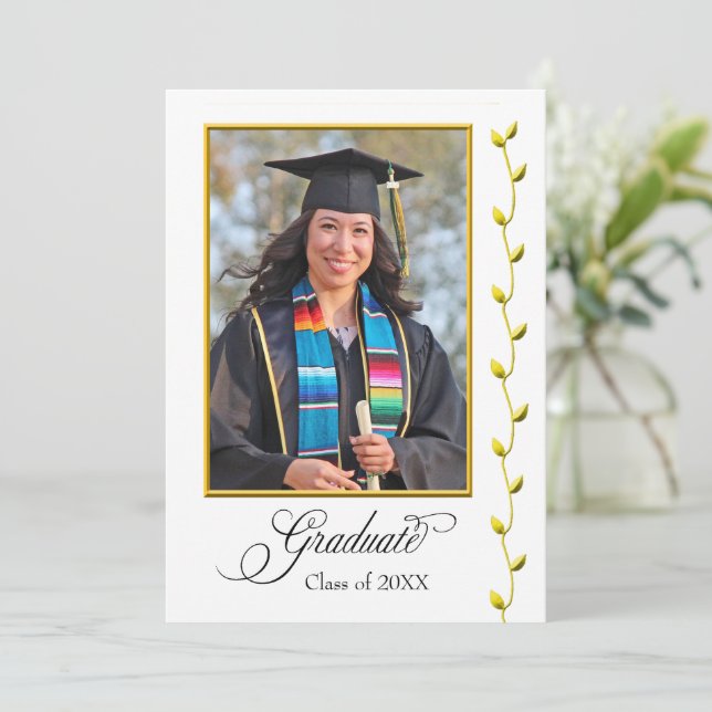 Anúncio de Formatura Elegante com Hera Dourada (Em pé/Frente)