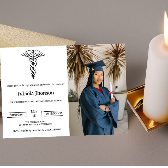 Anúncio de formatura em medicina da escola de foto (Criador carregado)