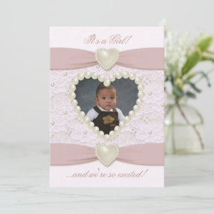 Anúncio de Foto de Bebê com Renda Rosa Pastel e Pé