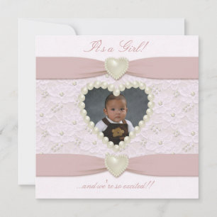 Anúncio de Foto de Bebê com Renda Rosa Pastel e Pé