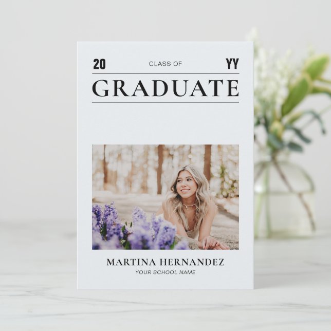 Anúncio de Foto de Formatura Cinza Simples (Em pé/Frente)