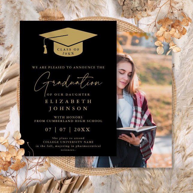 Anúncio de Foto de Formatura Preto e Dourado (Black And Gold Graduation Photo Announcement)