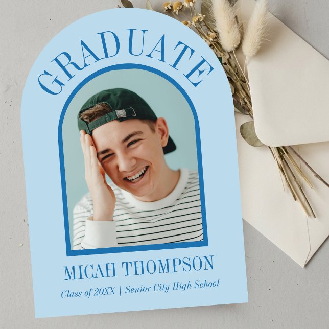 Anúncio de Foto de Graduação com Arco Moderno Azul (Blue Modern Arch Grad Photo Announcement)