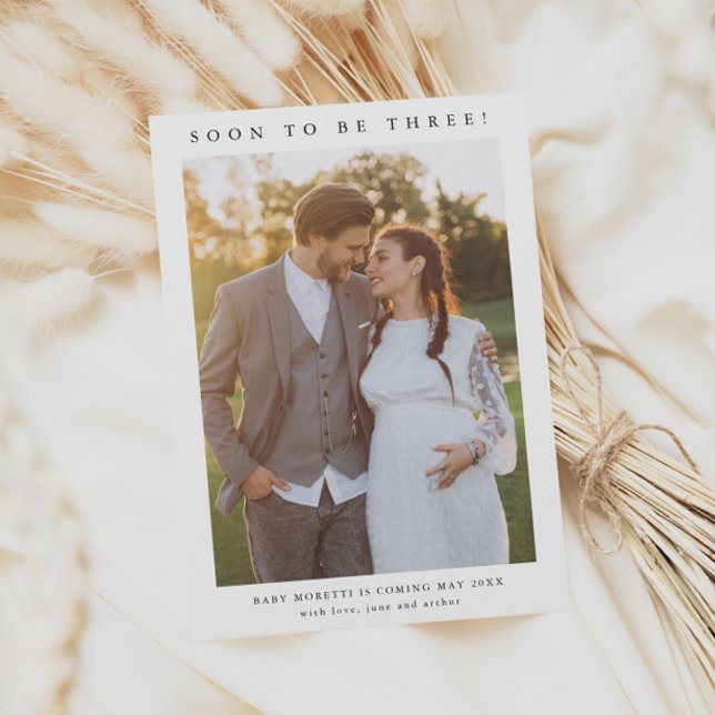 Anúncio de foto de gravidez simples (Simple minimalist pregnancy photo announcement card.)