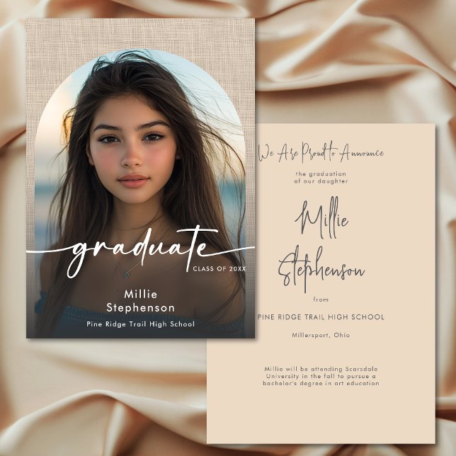 Anúncio de gradação mínima moderna de linen (Modern Minimal Linen Graduation Announcement)