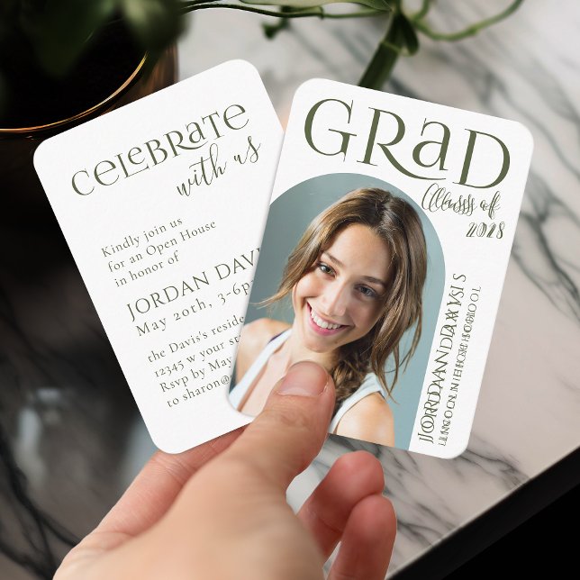Anúncio de Graduação com Arco Moderno Verde (Green Modern Arch Photo Graduation Announcement)