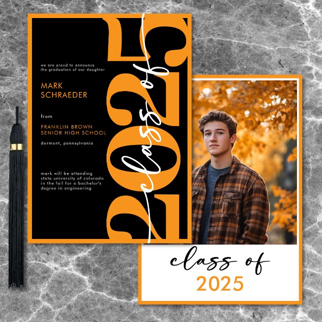 Anúncio de Graduação da Tipografia Laranja Moderna (Modern Orange Typography Graduation Announcement)