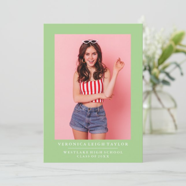 ANÚNCIO DE GRADUAÇÃO DE FOTOGRAFIA MINIMALISTA BÁS (Em pé/Frente)