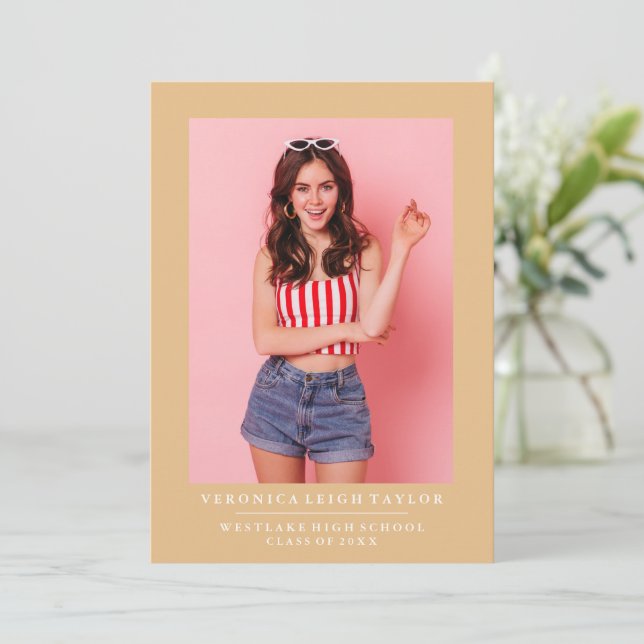 ANÚNCIO DE GRADUAÇÃO DE FOTOGRAFIA MINIMALISTA BÁS (Em pé/Frente)