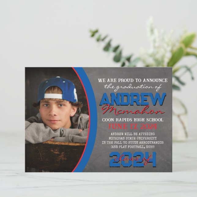 Anúncio de Graduação de Quadro Azul e Vermelho (Em pé/Frente)