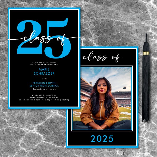 Anúncio de Graduação de Script Azul Moderno (Modern Blue Script Graduation Announcement)