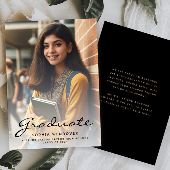 Anúncio de Graduação Dourada em Foto em Preto em 2 (Criador carregado)