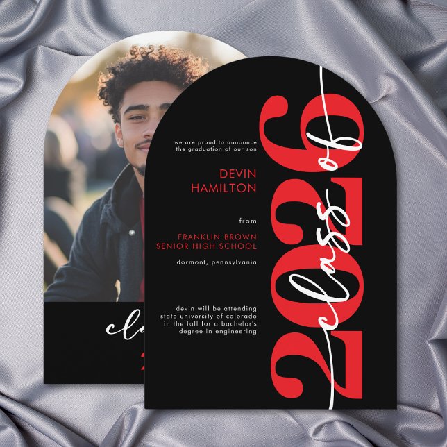 Anúncio de Graduação em Tipografia Vermelha Modern (Modern Red Typography Arch Grad Announcement)