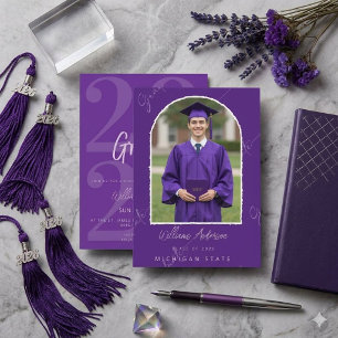 Anúncio de Graduação Minimalista em Arco Roxo da F
