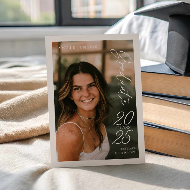 Anúncio de Graduação Moderno Simples Classe 2025 (Photo Graduate class 2025 card)