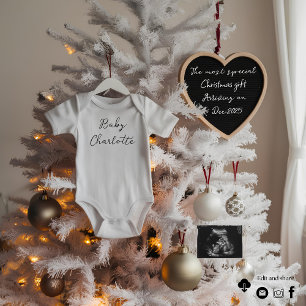 Anúncio de gravidez na árvore de Natal elegante