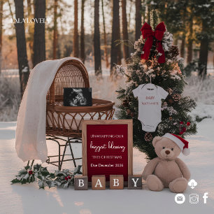 Anúncio de gravidez no Natal com neve de inverno