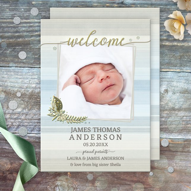 Anúncio de Nascimento da Foto do Bebê do Script Ch (Baby birth announcement card featuring a photo of your baby framed by a light pastel striped design)