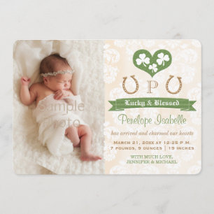 Anúncio de nascimento em vitrine e ferradura monog